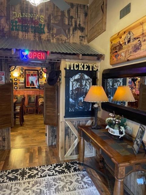 The Honky Tonk Cabin Long Valley Junction Exteriör bild